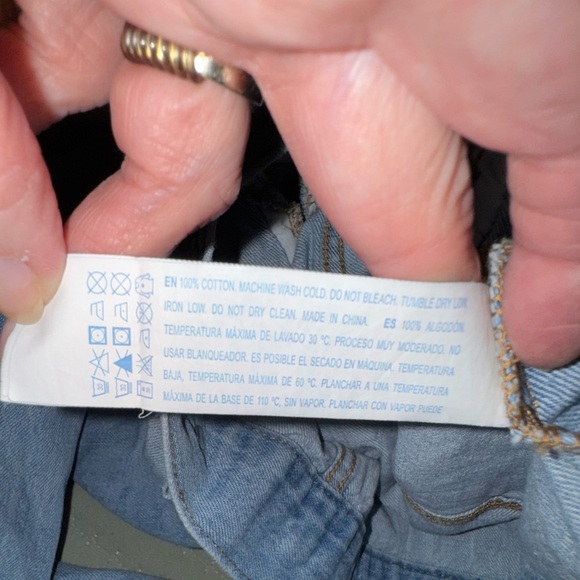 Forever 21 Jean Jacket Women Sz M Pocket Denim Button Up Long Sleeve Light Wash - Picture 8 of 13